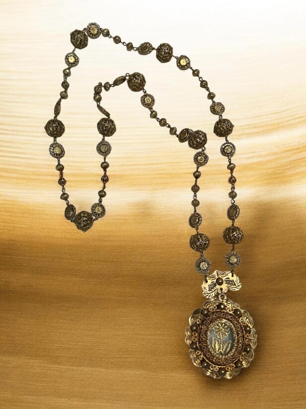 Victorian Philippine gold-gilt filigree necklace with Tambourin embellishments.